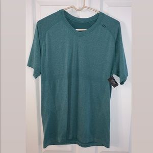 Men’s Lululemon workout shirt.